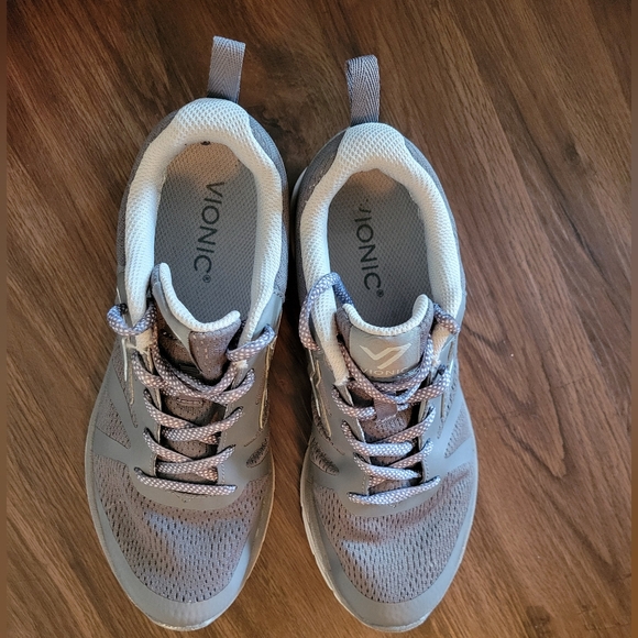 Vionic Shoes - Vionic Women's Gray Athletic Lace-Up running Sneakers Size 7.5